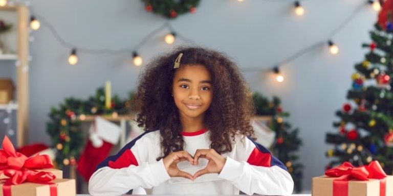 6 ways to give back this holiday season