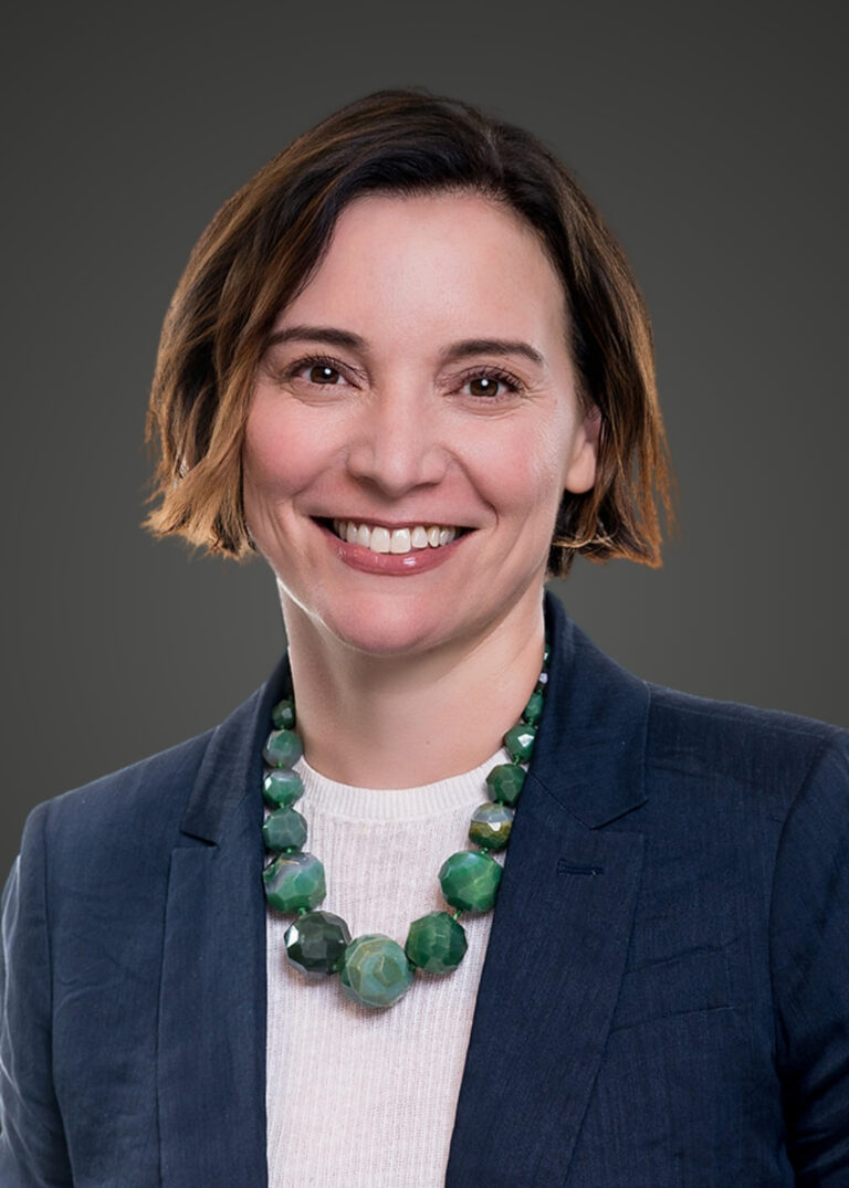 Amy Hollibaugh Headshot