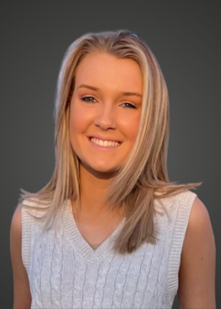 Macy Teer Headshot