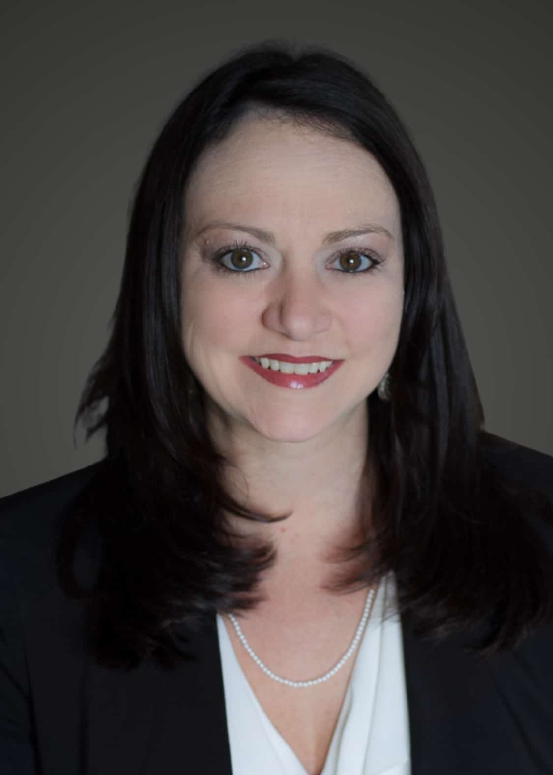Rebecca Zegles Headshot