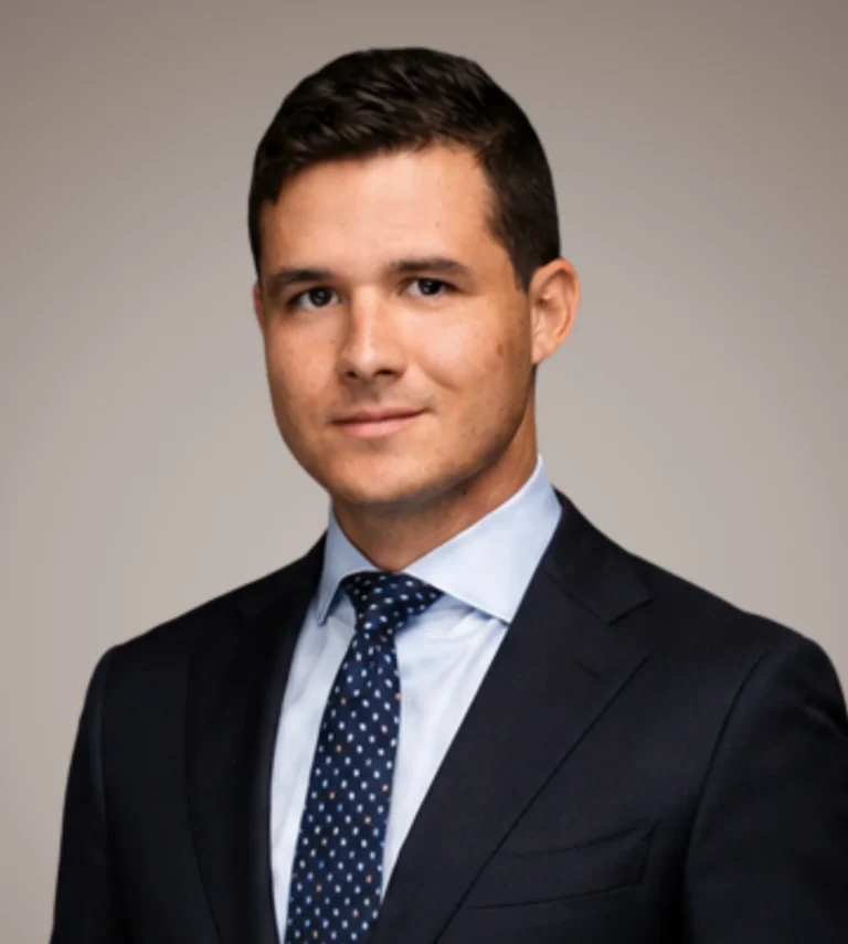 Jose Latorre headshot