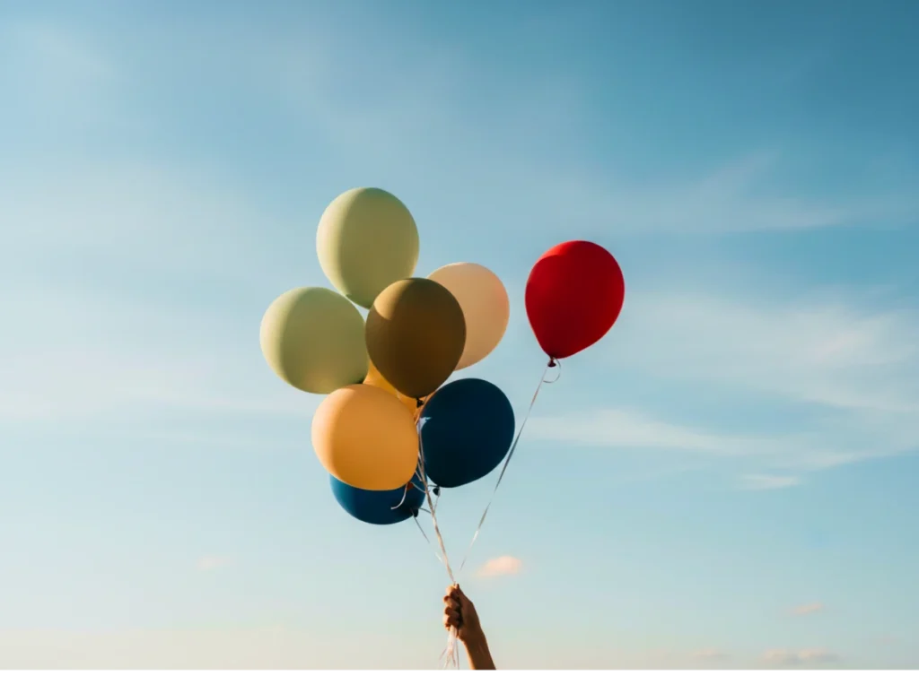 Why Investors Sell Too Early (or Too Late): 4 Behavioral Biases to Know
