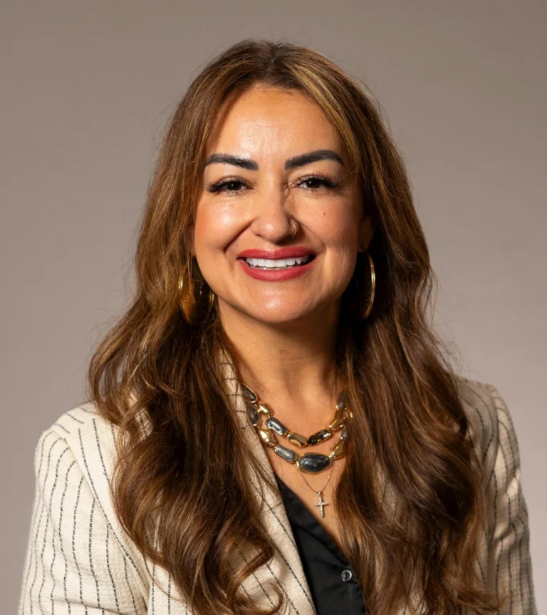 Carla Ramos headshot