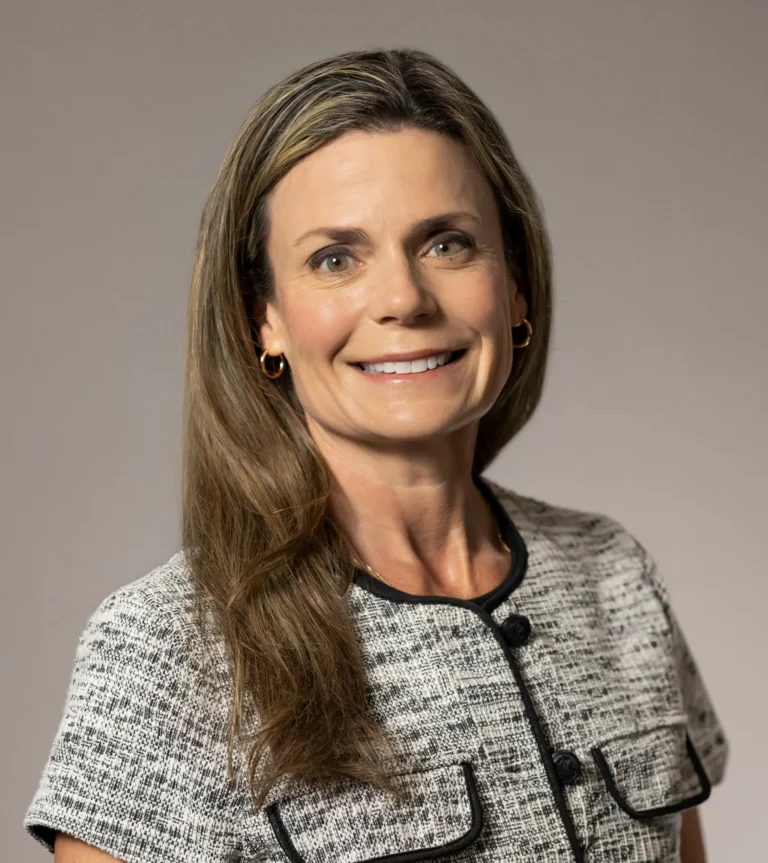 Renee Hennessee headshot