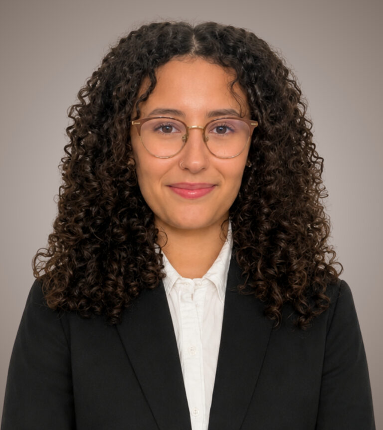 Taylor Locke headshot